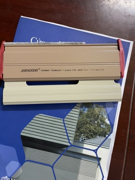 Cửa nhôm khe thoáng JRA800